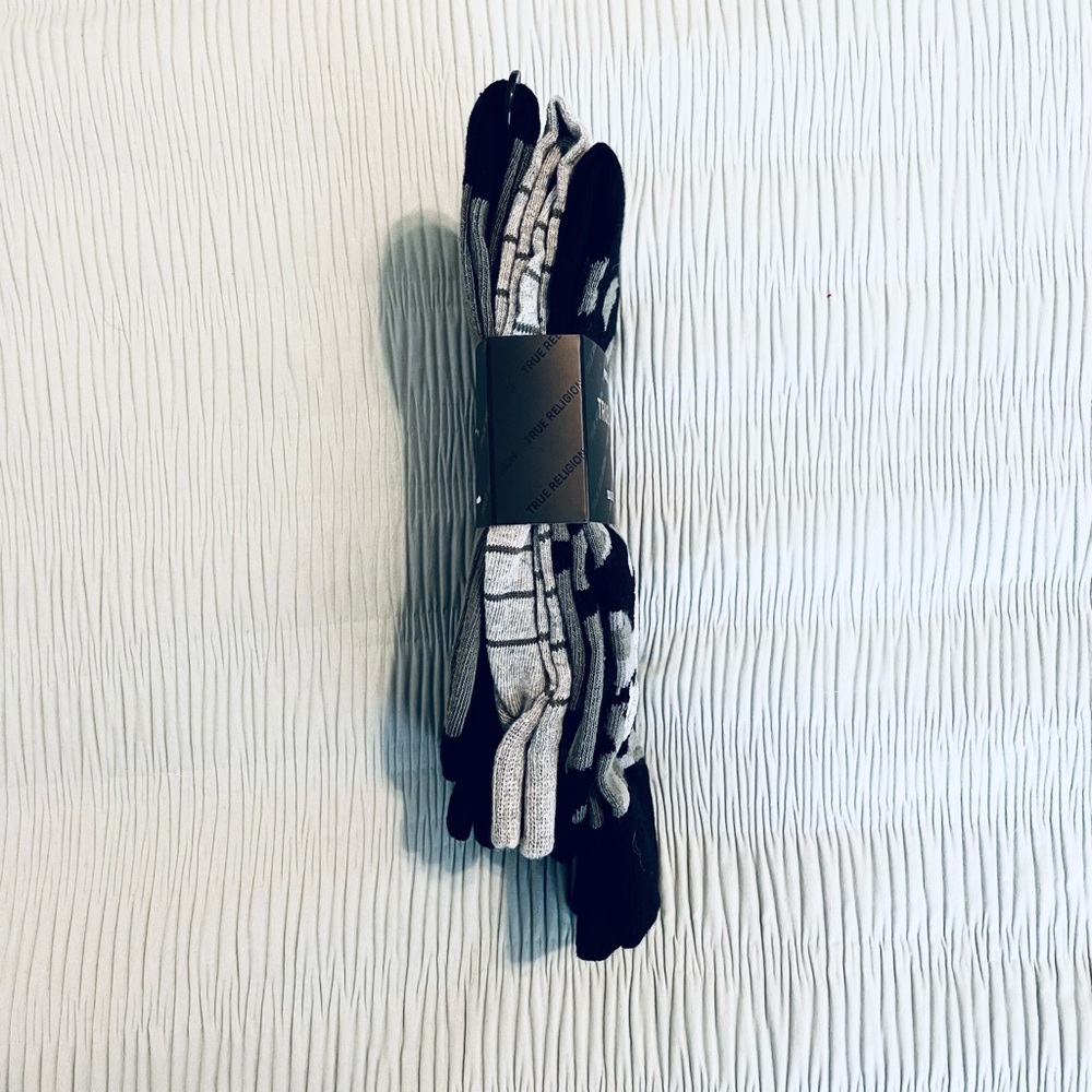 NWT True Religion 3-Pack Socks / Gray & Black - Picture 3 of 4